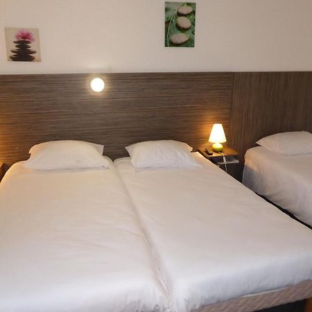 Hotel Le Cosy Blois Villebarou Esterno foto